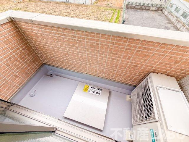 H and P 平野のバルコニー