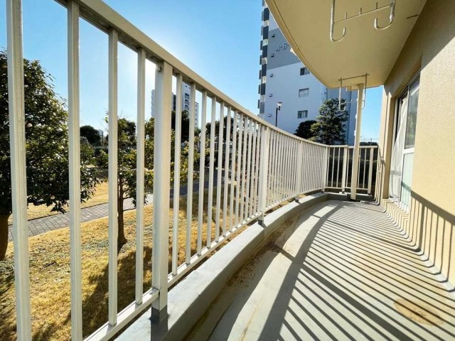多摩市落合４丁目の中古マンションのバルコニー