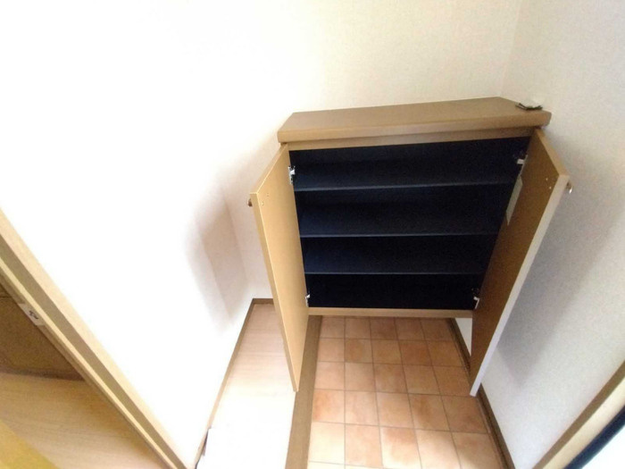 プレアンブルムコートの玄関