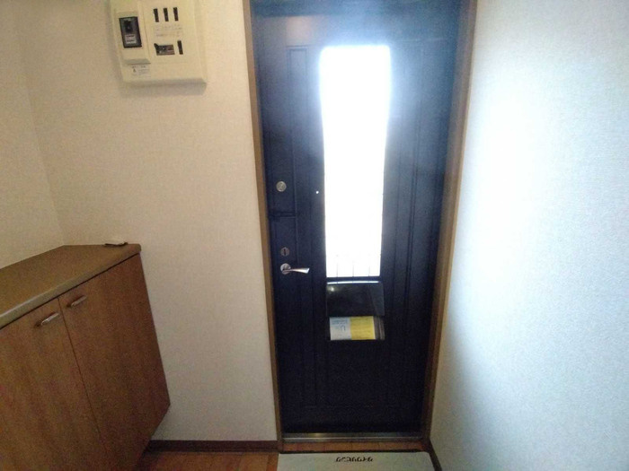 プレアンブルムコートの玄関