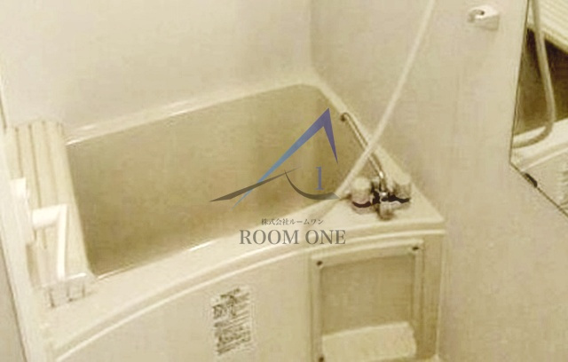 ロッソ・エ・ブルの浴室|お風呂です。