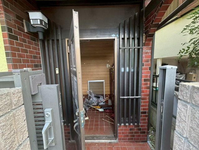 埼玉県狭山市広瀬台1丁目　中古戸建の玄関|玄関です