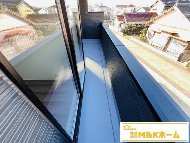 常滑市大和町1丁目　全5棟　1号棟のバルコニー|2部屋から行き来出来るバルコニー☆