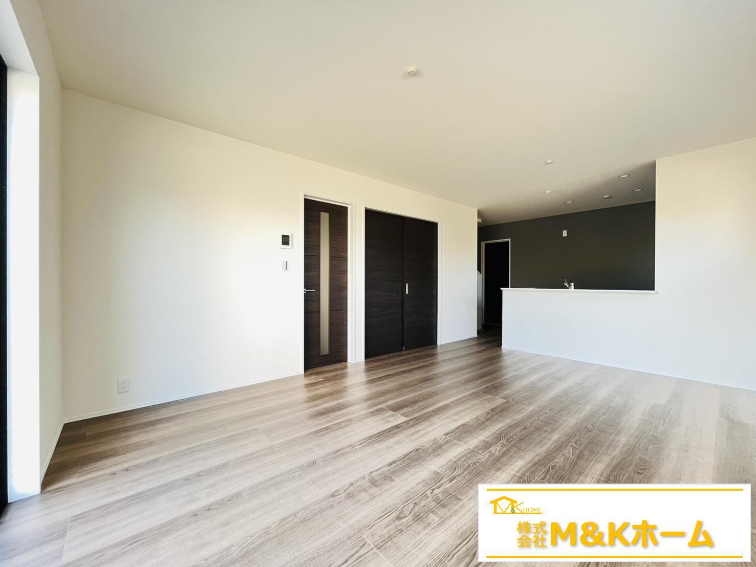 常滑市大和町1丁目　全5棟　1号棟の居間・リビング|LDK17.75帖　リビングイン階段☆