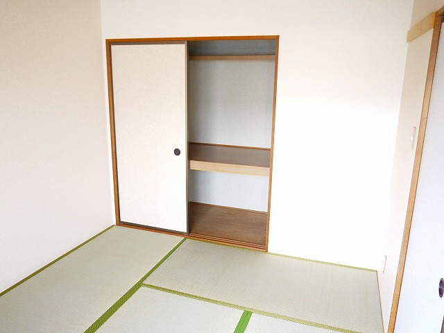 メゾン・ド クレール（櫟本町）の収納|十分な収納スペースがあります