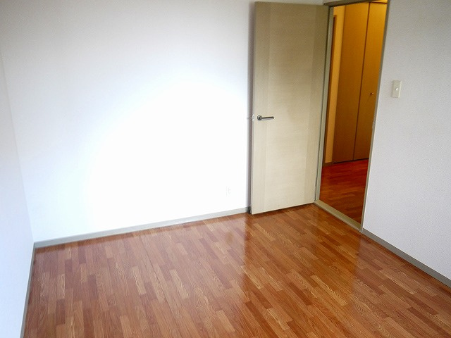 メゾン・ド クレール（櫟本町）の寝室|落ち着いた色調の寝室です