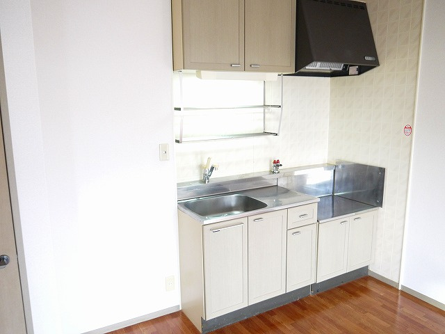 メゾン・ド クレール（櫟本町）のキッチン|コンパクトなキッチンで掃除もラクラク