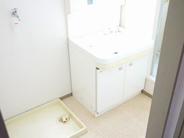 メゾン・ド クレール（櫟本町）の独立洗面台|独立洗面台で身支度をすべて済ませてしまいましょう