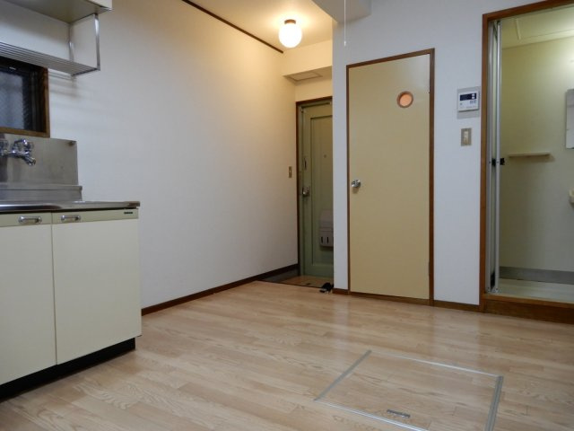 パールハイツ新大塚の居間・リビング