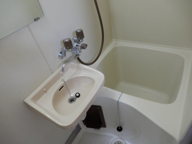 パールハイツ新大塚の浴室