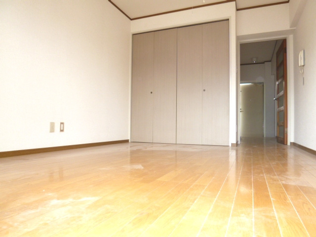 ドマーニASOU【キャッシュバック対象物件】の居間・リビング|使いやすいリビングです