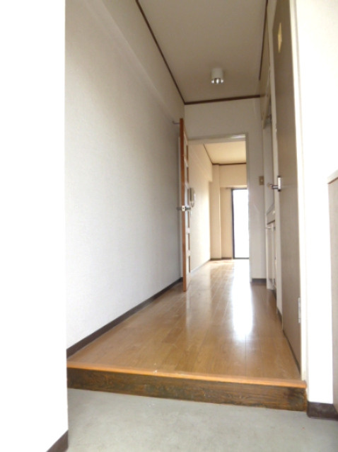 ドマーニASOU【キャッシュバック対象物件】の玄関|落ち着いた玄関です