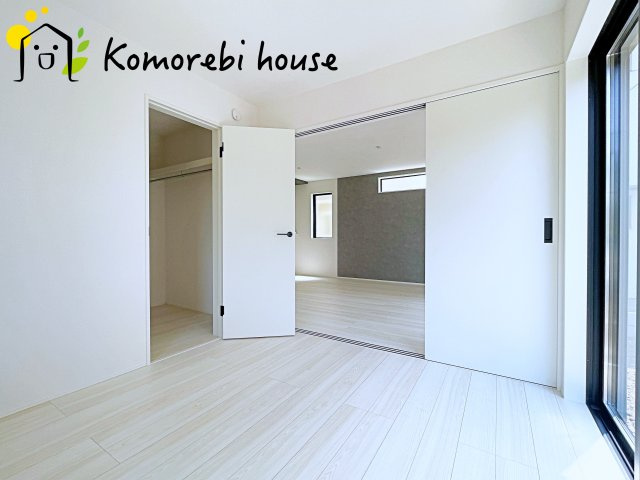 桶川市朝日　3期　新築一戸建て　グラファーレ　の洋室|落ち着いた色調の洋室です