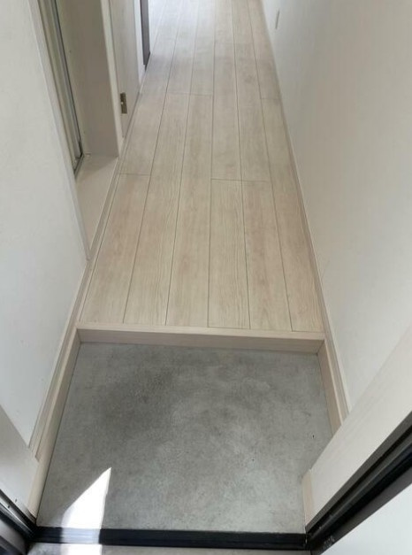 クレア椎名町の玄関