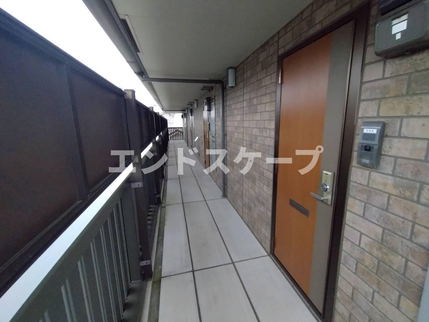 メゾン染谷川のエントランス|高崎、前橋エリアのお部屋探しはエンドスケープまで！お客様の理想お聞かせ下さい♪