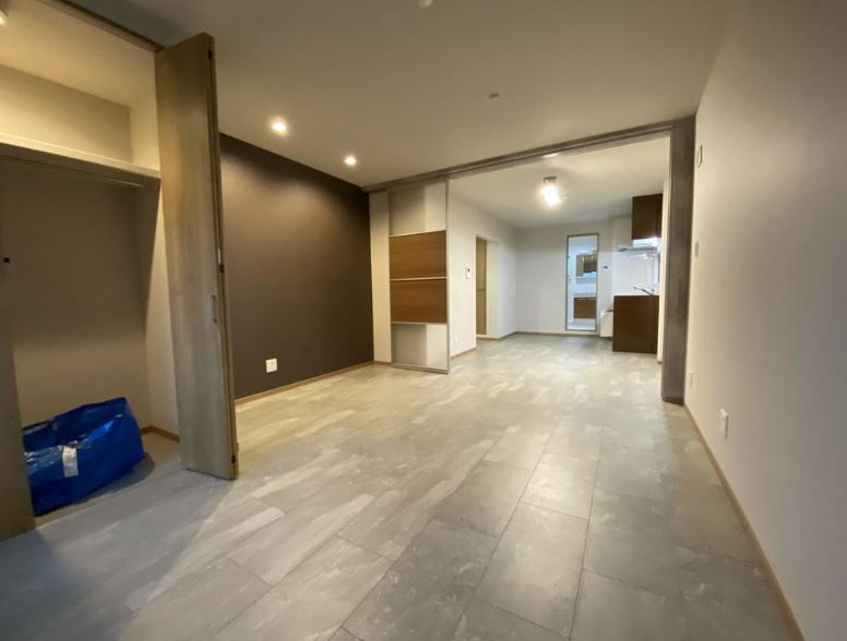 高石市千代田１丁目のハイツの居間・リビング|こちらのリビングで趣味の時間をお楽しみください