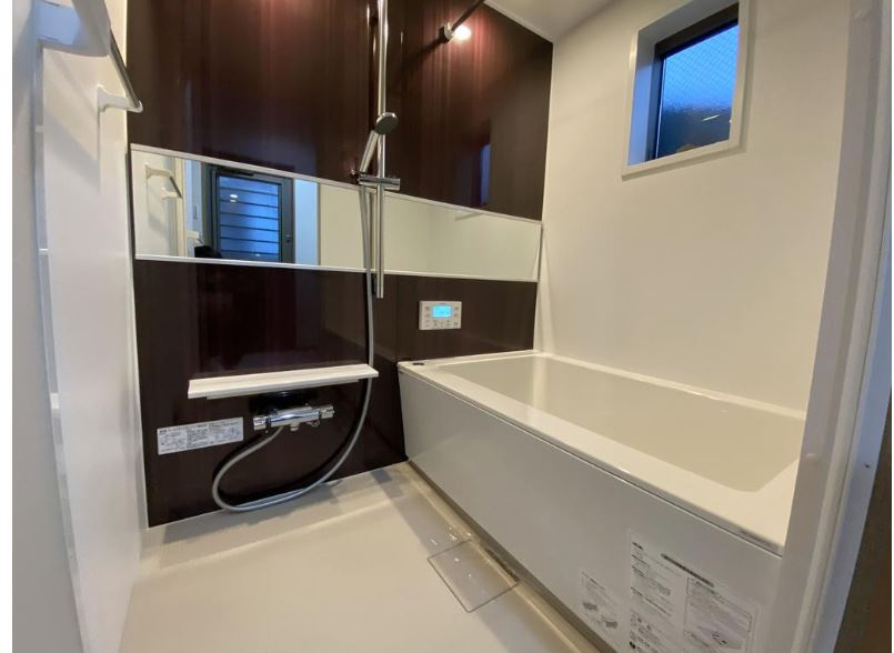 高石市千代田１丁目のハイツの浴室|落ち着いた空間のお風呂です