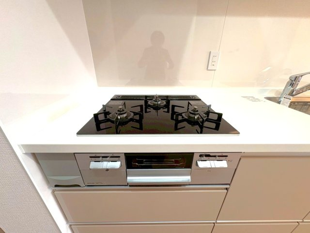 ◆２０２５年１２月リフォーム完了◆ペット飼育可能◆南向き３LDK◆ユニライフ宇治C棟のキッチン|キッチン：コンロ