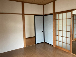 【洋室】 | 洋室②の別角度、収納あり！