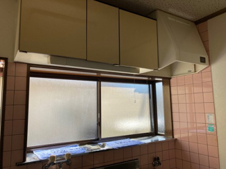 【設備】 | キッチンの吊戸棚、換気扇。