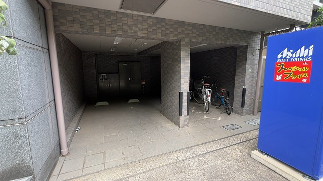 ルーブル中野弥生町弐番館の駐車場