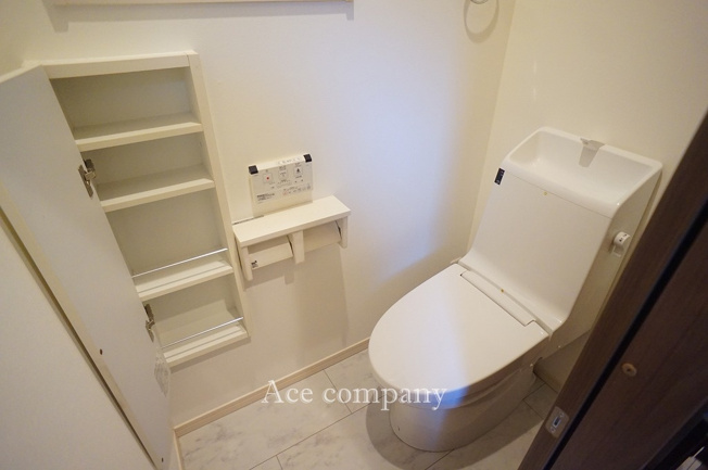 【トイレ】 | 東大阪市稲田本町2丁目 | トイレは1階と2階の各階に完備です♪こちらは1階のシャワートイレです☆