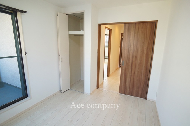 【子供部屋】 | 東大阪市稲田本町2丁目 | 【2階：洋室5帖】クローゼット完備です♪