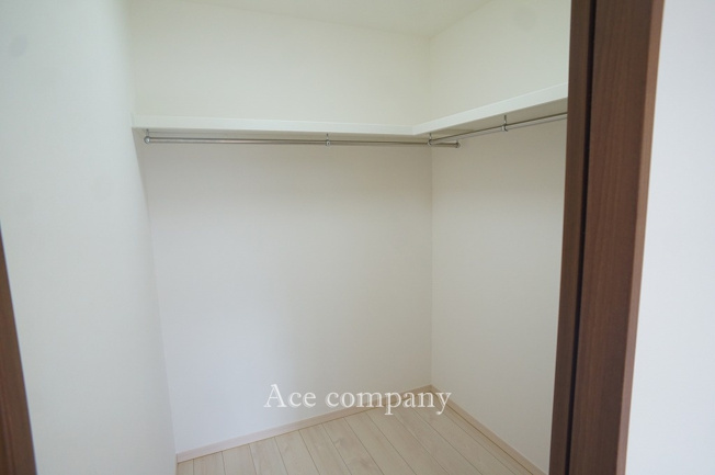 【収納】 | 東大阪市稲田本町2丁目 | 【2階：洋室6帖】大容量！ウォークインクローゼット内です♪