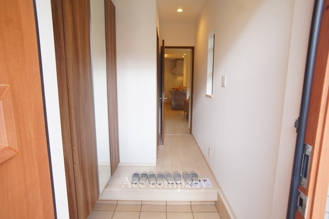 【玄関】 | 東大阪市稲田本町2丁目 | 大容量！ミラー付きトールサイズのシューズボックス完備です♪