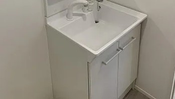 LAUREL宝町の洗面所