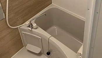 LAUREL宝町の浴室