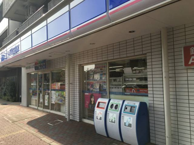 ローソン亀戸七丁目店まで108m