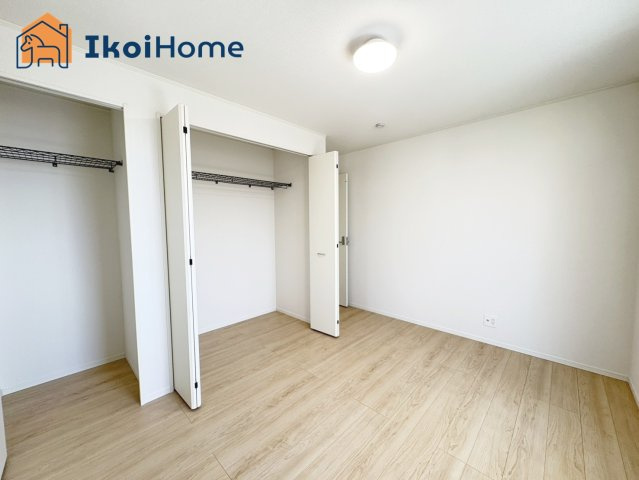 明石市二見町西二見第22　1号棟　新築戸建の寝室|【ホームページに現地動画掲載中】●年中無休：当日予約可●収納スペースも広く収納豊富で便利です！