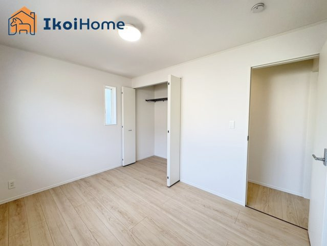 明石市二見町西二見第22　1号棟　新築戸建の寝室|◆同社施工例◆全居室には大型のクローゼットがございます！収納には困りません！