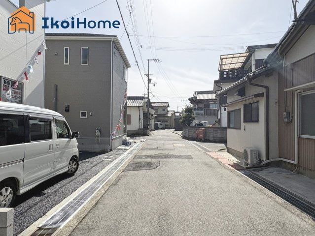 明石市二見町西二見第22　1号棟　新築戸建の前面道路含む現地写真|●資料・カタログのご請求無料●交通量が少ないので静かです。小さなお子様がいるご家庭はご安心できると思います。