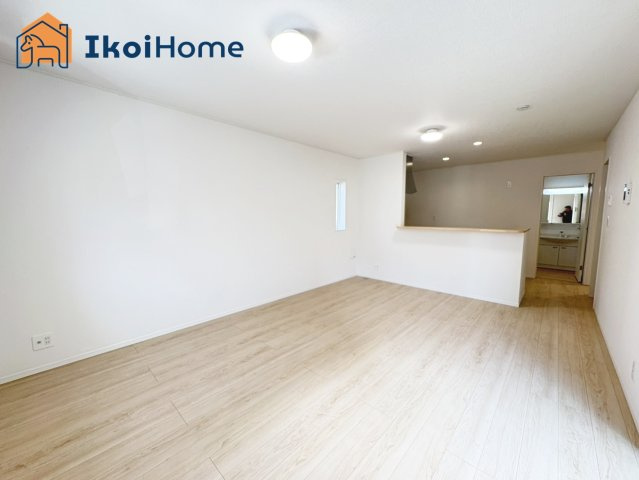 明石市二見町西二見第22　1号棟　新築戸建の居間・リビング|◆同社施工例◆リビングは長方形で家具を配置しやすい間取りとなっております。