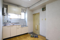 キッチン～玄関スペース