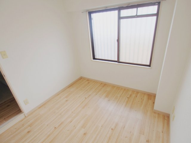 神田駅前ビルの内装