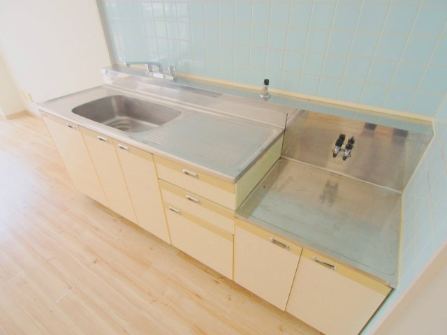 神田駅前ビルのキッチン