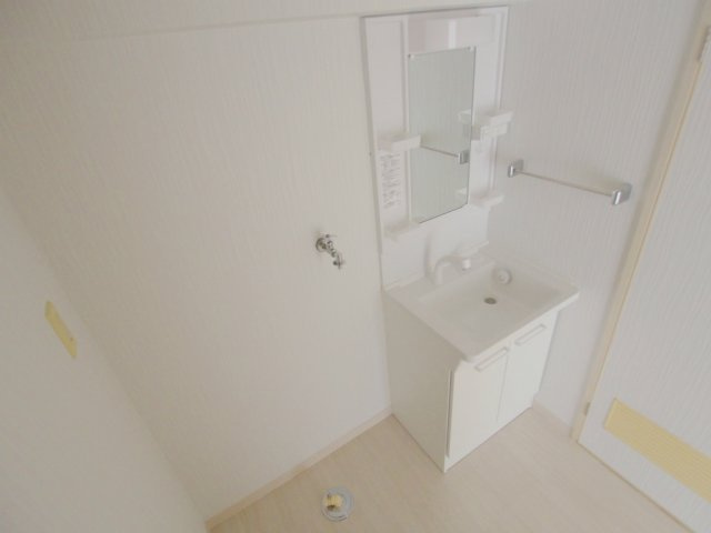 神田駅前ビルの独立洗面台