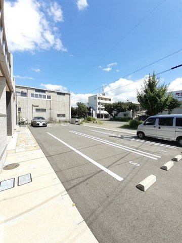 ジラソーレＢの駐車場