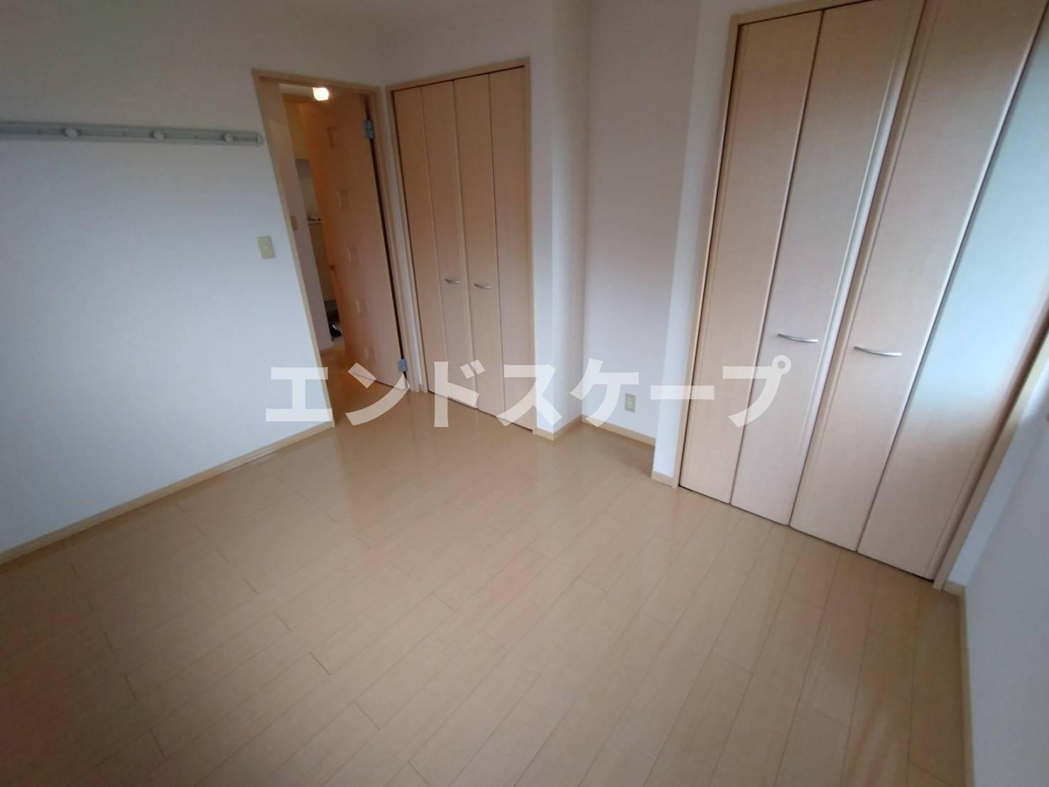 リュエル　Ｂの洋室|高崎、前橋エリアのお部屋探しはエンドスケープまで！お客様の理想お聞かせ下さい♪
内装の色味が画像と異なる場合がございます。