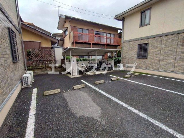 リュエル　Ｂの駐車場|高崎、前橋エリアのお部屋探しはエンドスケープまで！お客様の理想お聞かせ下さい♪