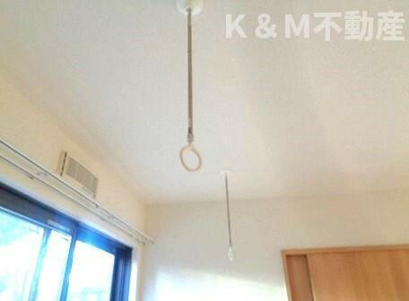 プレールの内装|明るい色調の室内です