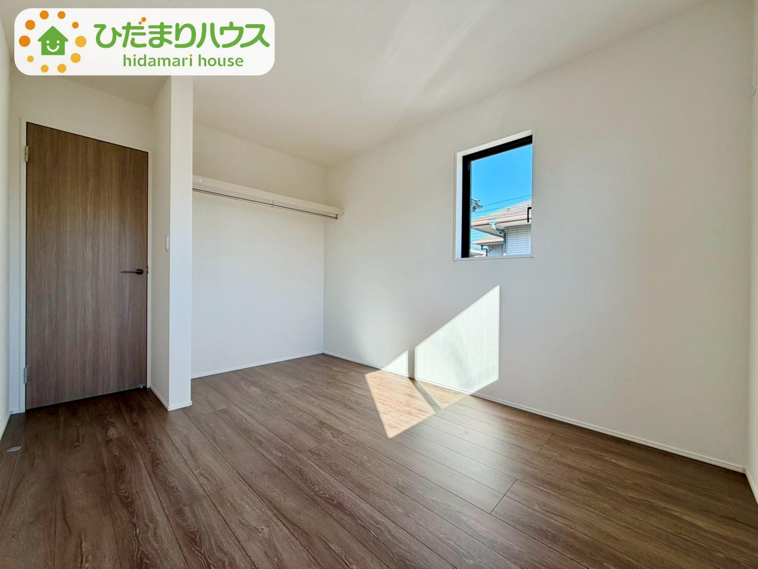 野田市柳沢新田5期　新築戸建　1号棟の洋室|お洋服の多い女性に人気！収納力の高いクローゼット付☆彡							
