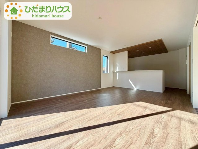 野田市柳沢新田5期　新築戸建　1号棟の居間・リビング|お友達や親戚とホームパーティもいいですね(*^^*)						
