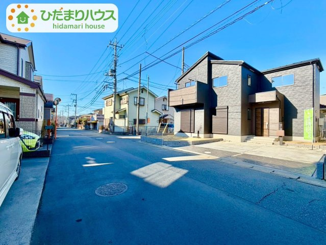 野田市柳沢新田5期　新築戸建　1号棟の前面道路含む現地写真|交通量の少ない前面道路は、小さなお子様のいるご家庭でも安心です！