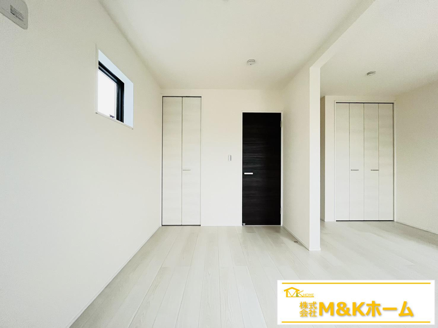 半田市北二ツ坂町2丁目　全2棟　2号棟の洋室|洋室5帖♪