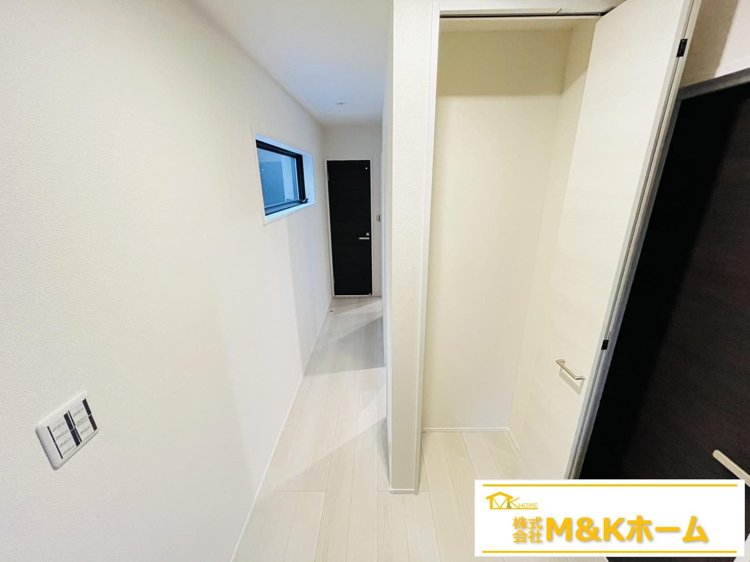 半田市北二ツ坂町2丁目　全2棟　2号棟の収納|玄関前収納♪