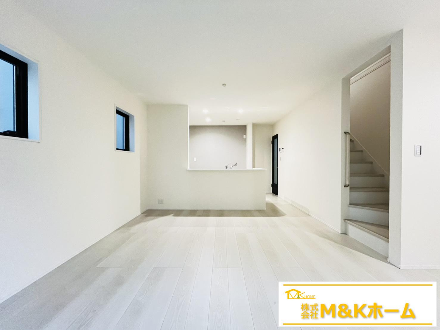 半田市北二ツ坂町2丁目　全2棟　2号棟の居間・リビング|LDK16.2帖☆